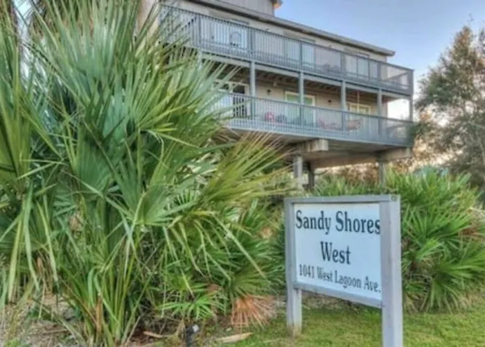 Dog Friendly 2 Bed Condo! Walk To Or Lagoon! Apartment