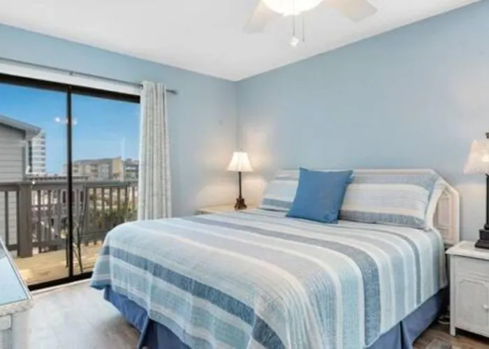 Apartment Dog Friendly 2 Bed Condo! Walk To Or Lagoon! *