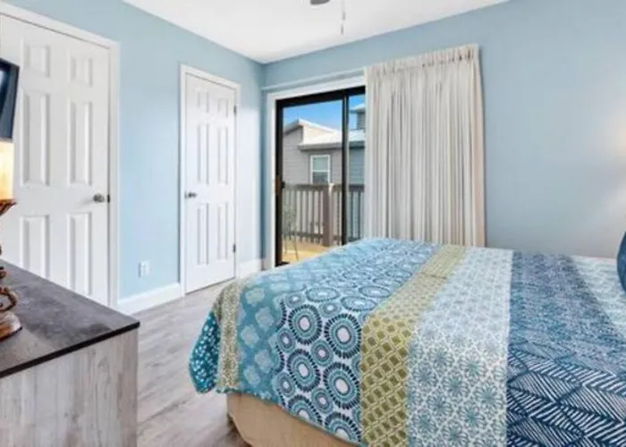 Dog Friendly 2 Bed Condo! Walk To Or Lagoon! Gulf Shores